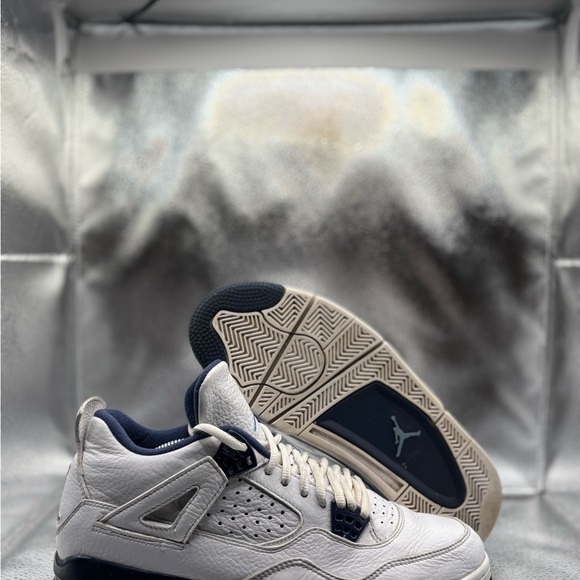 Air Jordan 4 Colombia